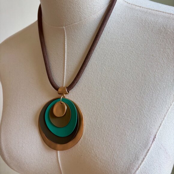 Boho Pendant Necklace Multilayer Circle Design Adjustable Gift Ready - Picture 3 of 6